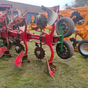Prodajem plug Vogel Noot MS 950 Vario od 12-22"(30-55cm).