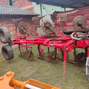 Prodajem plug Vogel Noot MS 950 Vario od 12-22"(30-55cm).
