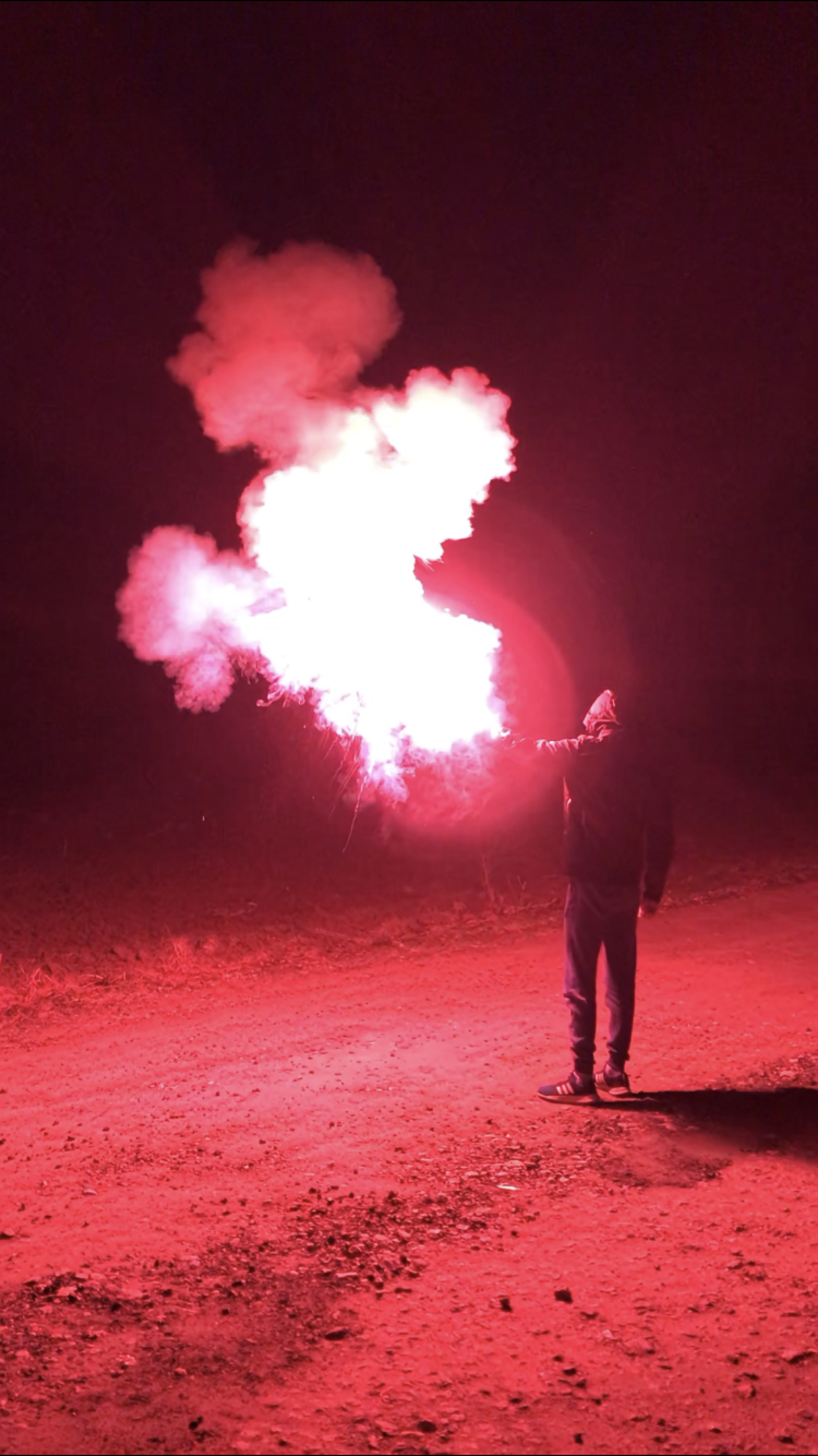 AKCIJA - BENGALKE / SIGNALNE BAKLJE / DIMNE BOMBE / STROBOVI