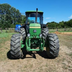 John Deere 3350