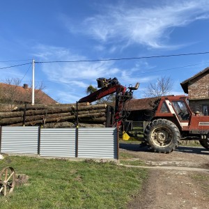 Fiat 1180 dt i prikolica s kranom