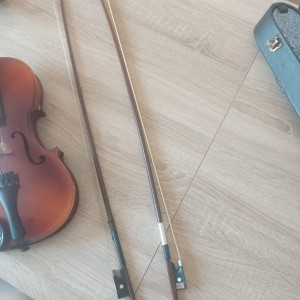 Violina antonius stradivarius cremonensis faciebat anno 1713