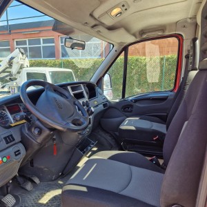 Iveco sa radnom košarom 16m, 2011g, B-kat, ODLIČNA