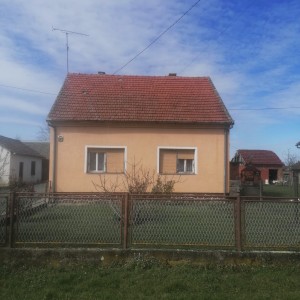 Prodaje se kuća