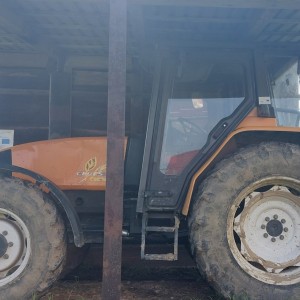 Prodajem traktor