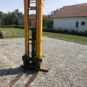 Traktorski viljuškar