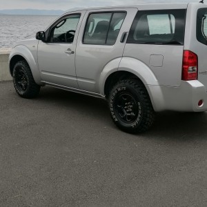 Nissan pitfainder 2.5dci prodajem
