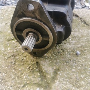Pumpa hidraulike. Jcb4cx