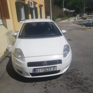 Hitno prodajem Punto Grande 1,3 diz za 1.800 Eur troja vrata