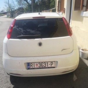 Hitno prodajem Punto Grande 1,3 diz za 1.800 Eur troja vrata