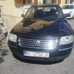 Hitno prodajem pasat 1,9 tdi 2003.g z 3000.eura pasat je 4x4