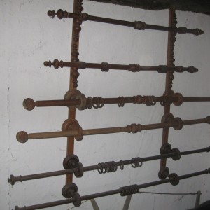 PUNO RAZNIH STARIH STVARI