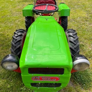Traktor Tomo Vinković 418