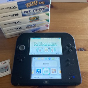 Nintendo 2DS + 6 igara
