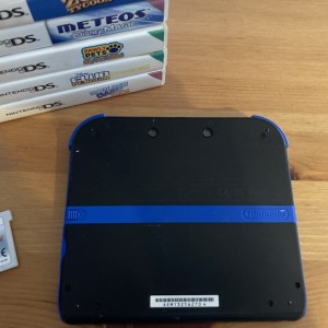 Nintendo 2DS + 6 igara