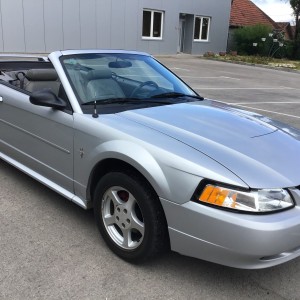 Prodajem Ford Mustang Cabriolet
