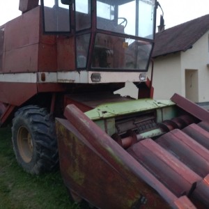 Kombajn Zmaj 142