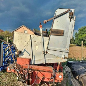 Kombajn za krumpir samo farmer