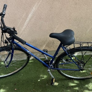 Prodaje se ženski gradski bicikl