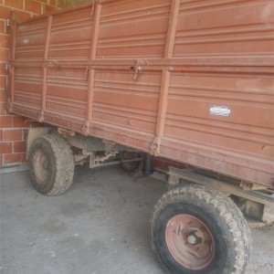 Prikolica kiper 8 i