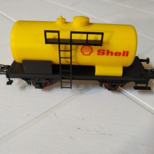 Cisterna Roco 2 metalne osovine Shell H0 1:87 u dobrom stanj