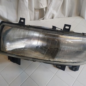 Lijevi far za Renault Master T35 u dobrom stanju