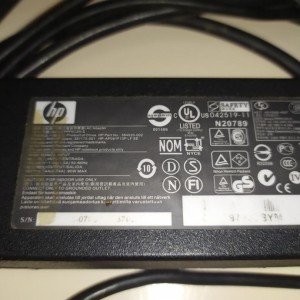 Originalni HP AC Adapteri 19V korišteni i ispravan