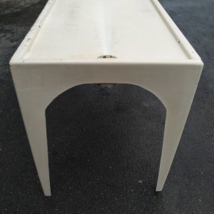 PVC bijeli stol za razne namjene dimenzije: 66,5 x 146 x 90