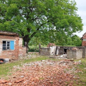 Prodaje se kuca u suhopolju