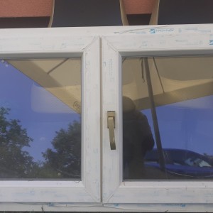 Prodajem plastični prozor
