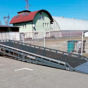 Utovarna mobilna rampa za kamion AUSBAU od proizvođača