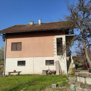 Širinec - višekatnica, blizina vlaka i autoceste
