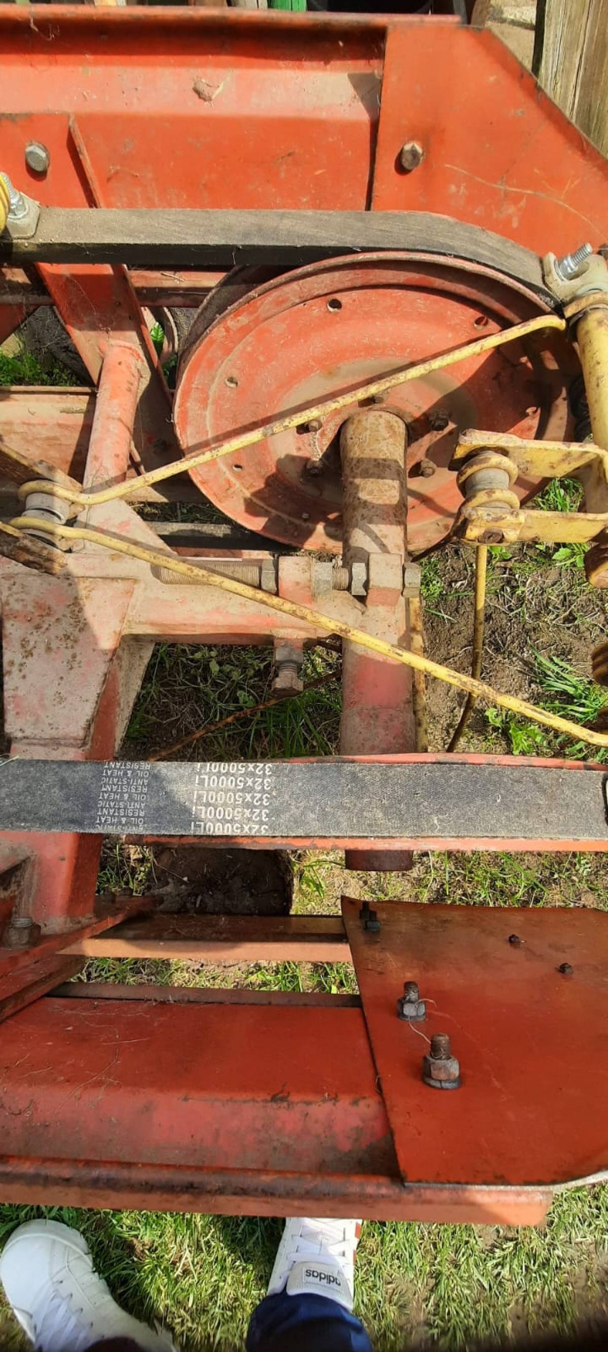 Prodajem prekretač za sijeno i bočnu kosilicu
