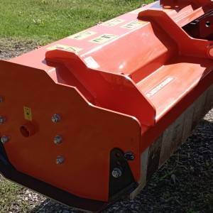 Malčer Mega Metal UM 220