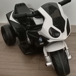 Motor na akumulator