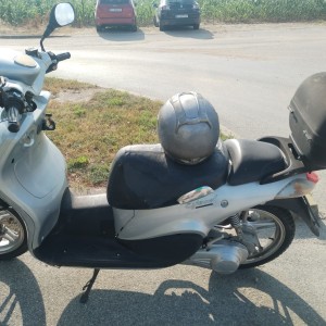 skuter cf moto 150ccm cijena 500 eura