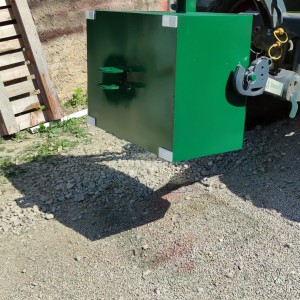 Uteg za traktor