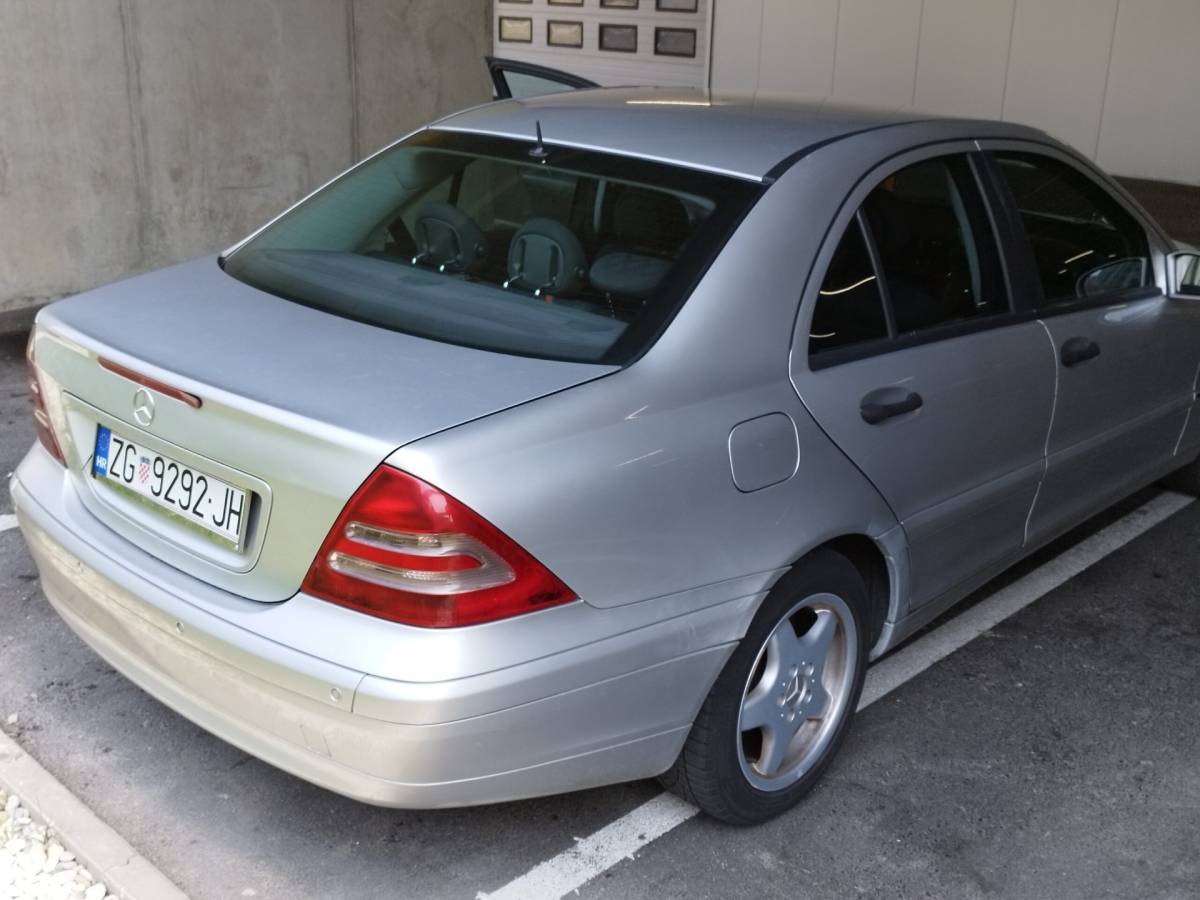 Mercedes C-220 reg cijelu godinu ODLIČAN