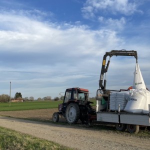 Jednoosovinka s HIAB 445 RV kranom, kruta