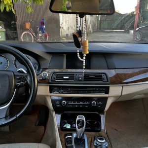 Prodajem automobil