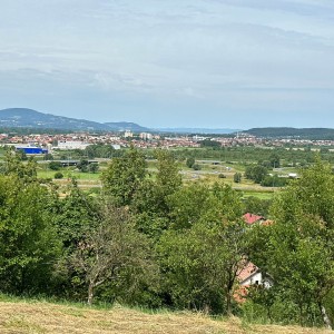 Prodaje se građevinsko zemljište na izuzetnoj lokaciji 2