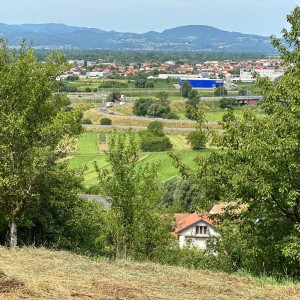 Prodaje se građevinsko zemljište na izuzetnoj lokaciji 2