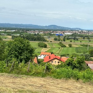 Prodaje se građevinsko zemljište na izuzetnoj lokaciji 2