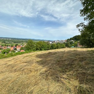 Prodaje se građevinsko zemljište na izuzetnoj lokaciji 2