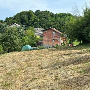 Prodaje se građevinsko zemljište na izuzetnoj lokaciji 2