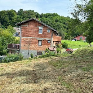 Prodaje se građevinsko zemljište na izuzetnoj lokaciji 2
