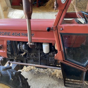 Traktor Štore 404