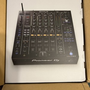 Pioneer CDJ-3000 Multi-Player / Pioneer DJM-A9 DJ Mixer