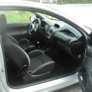 peugeot 206 hdi 188000km.klima,reg.do 06.24.