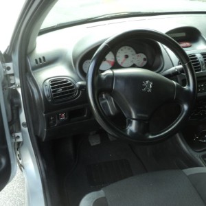 peugeot 206 hdi 188000km.klima,reg.do 06.24.